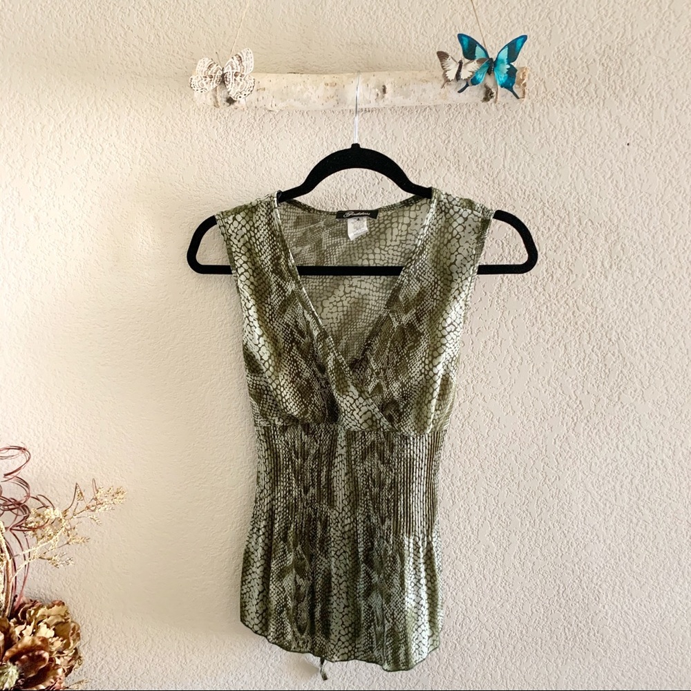 Goddess Green Animal Print Sleeveless V Neck Top